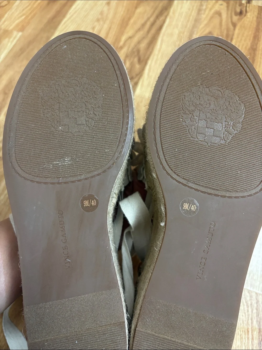 Vince Camuto Tilmai platform espadrille wedges with white floral size 9M